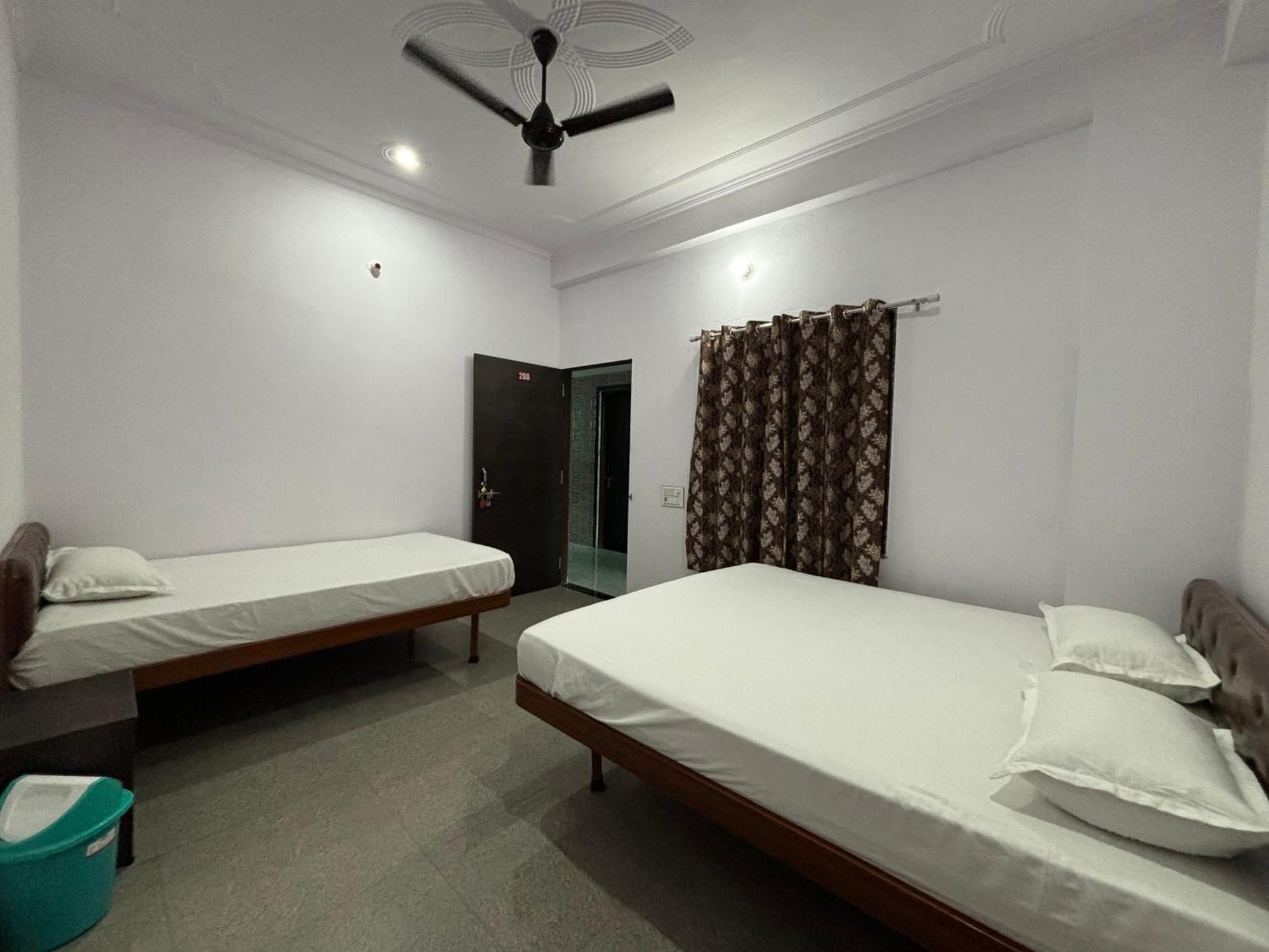 Hotel Raghunath Palace Khātu Eksteriør billede