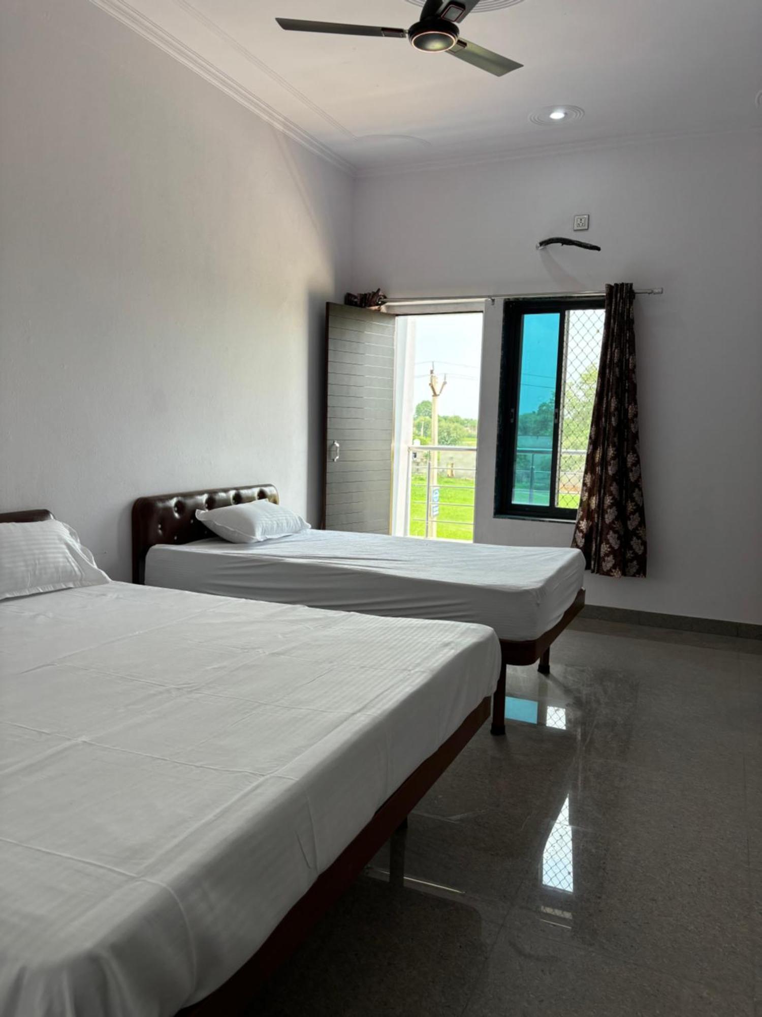 Hotel Raghunath Palace Khātu Eksteriør billede